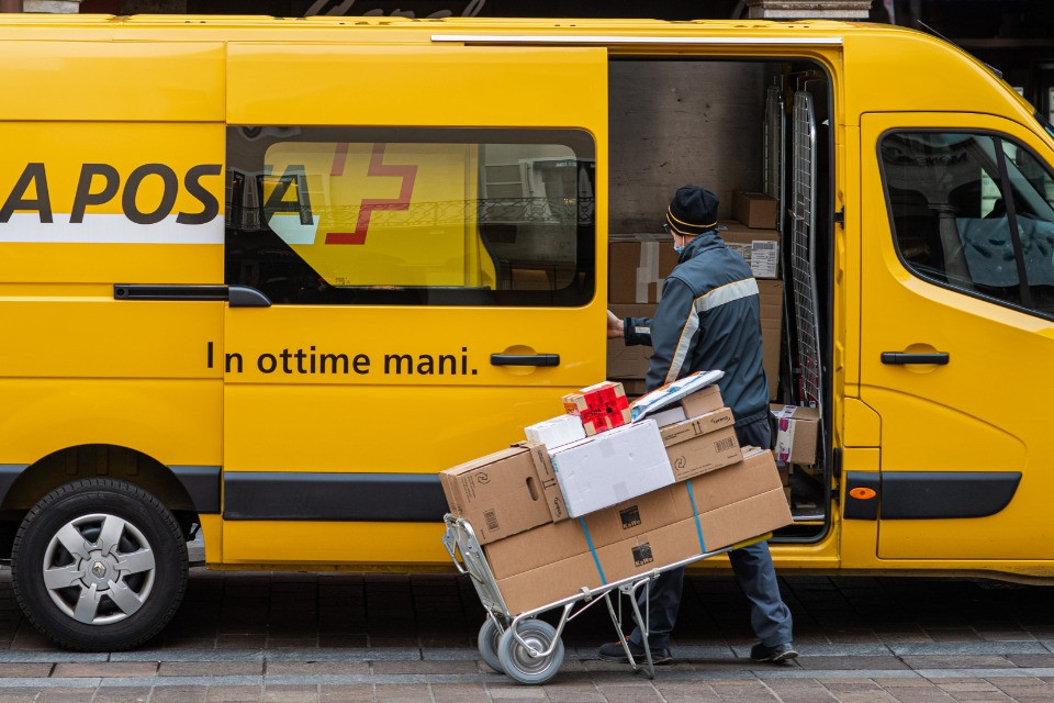 Paketzustellung durch die Schweizerische Post
